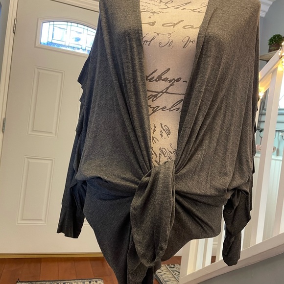 NWT grey soft cozy ruffle sweater - Picture 5 of 6